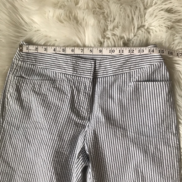 π 10/$10 π LIZ CLAIBORNE Capri Seersucker Pant, Gray & White Size 8 - Picture 3 of 16